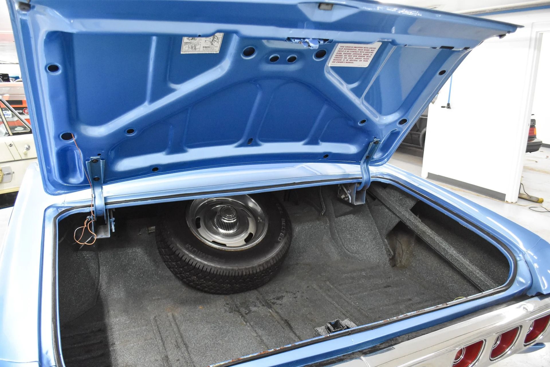 1968 CHEVROLET IMPALA - Image 9