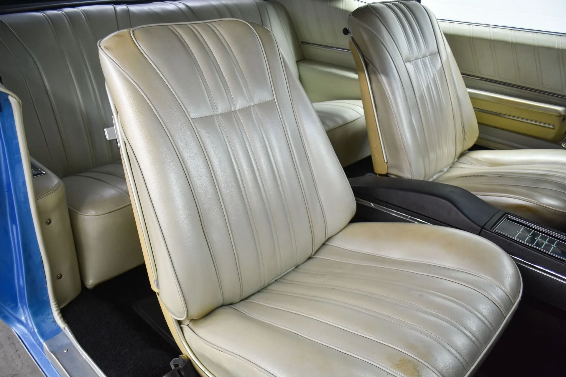 1968 CHEVROLET IMPALA - Image 22